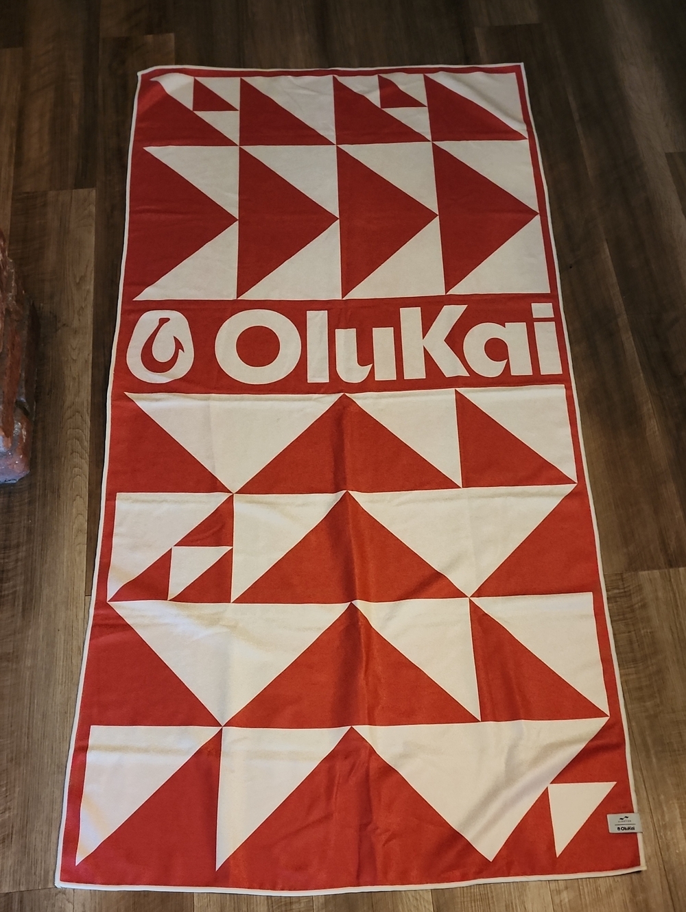 OluKai x Slowtide Anywhere Aloha Geometric Quick Dry Beach Towel 30x60